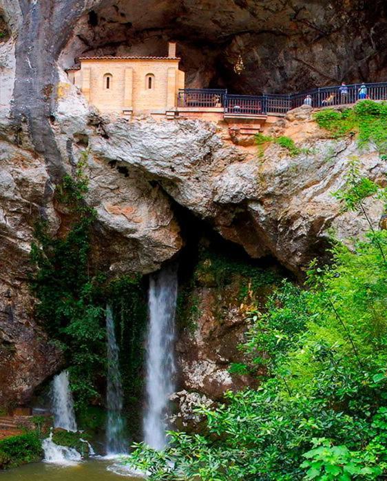 Onís Apartamentos Rurales La Caviana מראה חיצוני תמונה