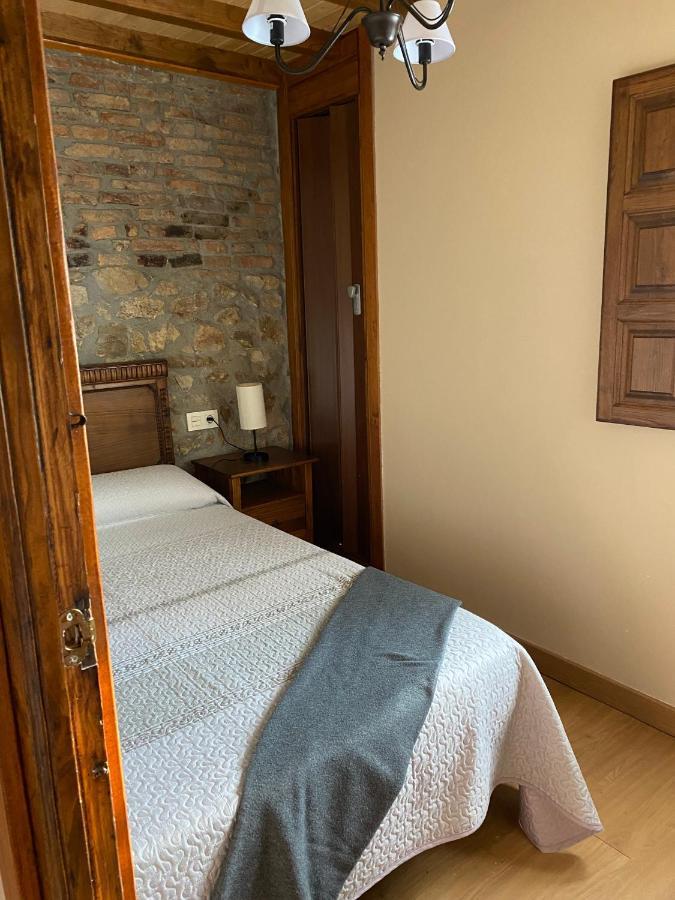 Onís Apartamentos Rurales La Caviana מראה חיצוני תמונה