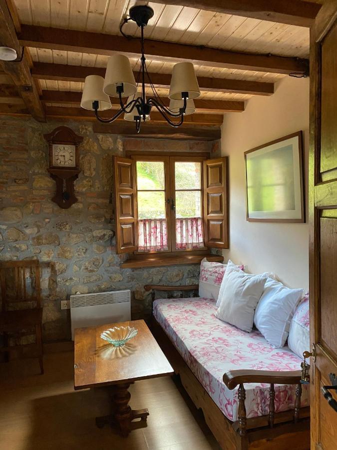 Onís Apartamentos Rurales La Caviana מראה חיצוני תמונה