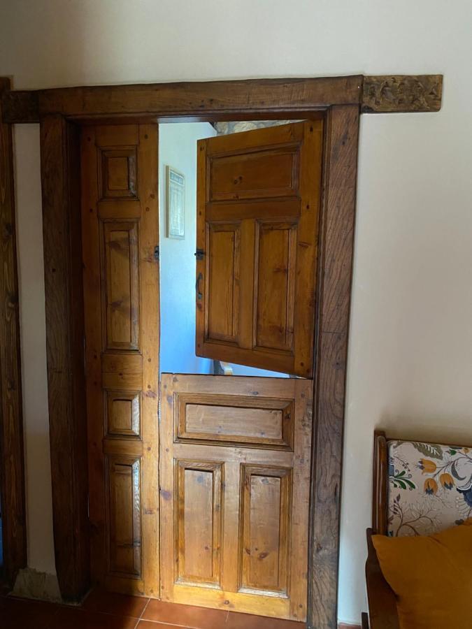 Onís Apartamentos Rurales La Caviana מראה חיצוני תמונה