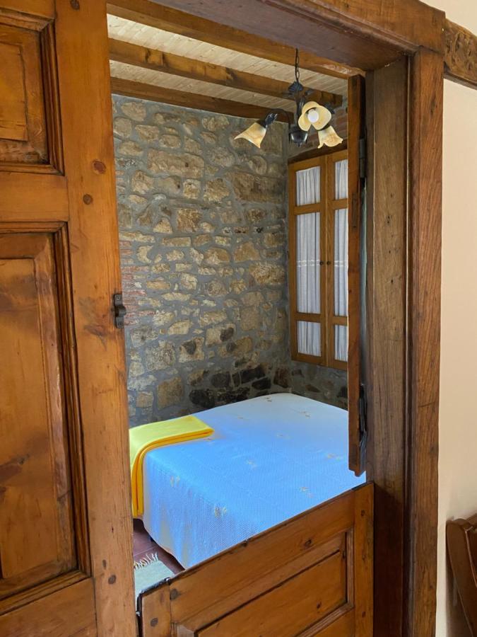 Onís Apartamentos Rurales La Caviana מראה חיצוני תמונה
