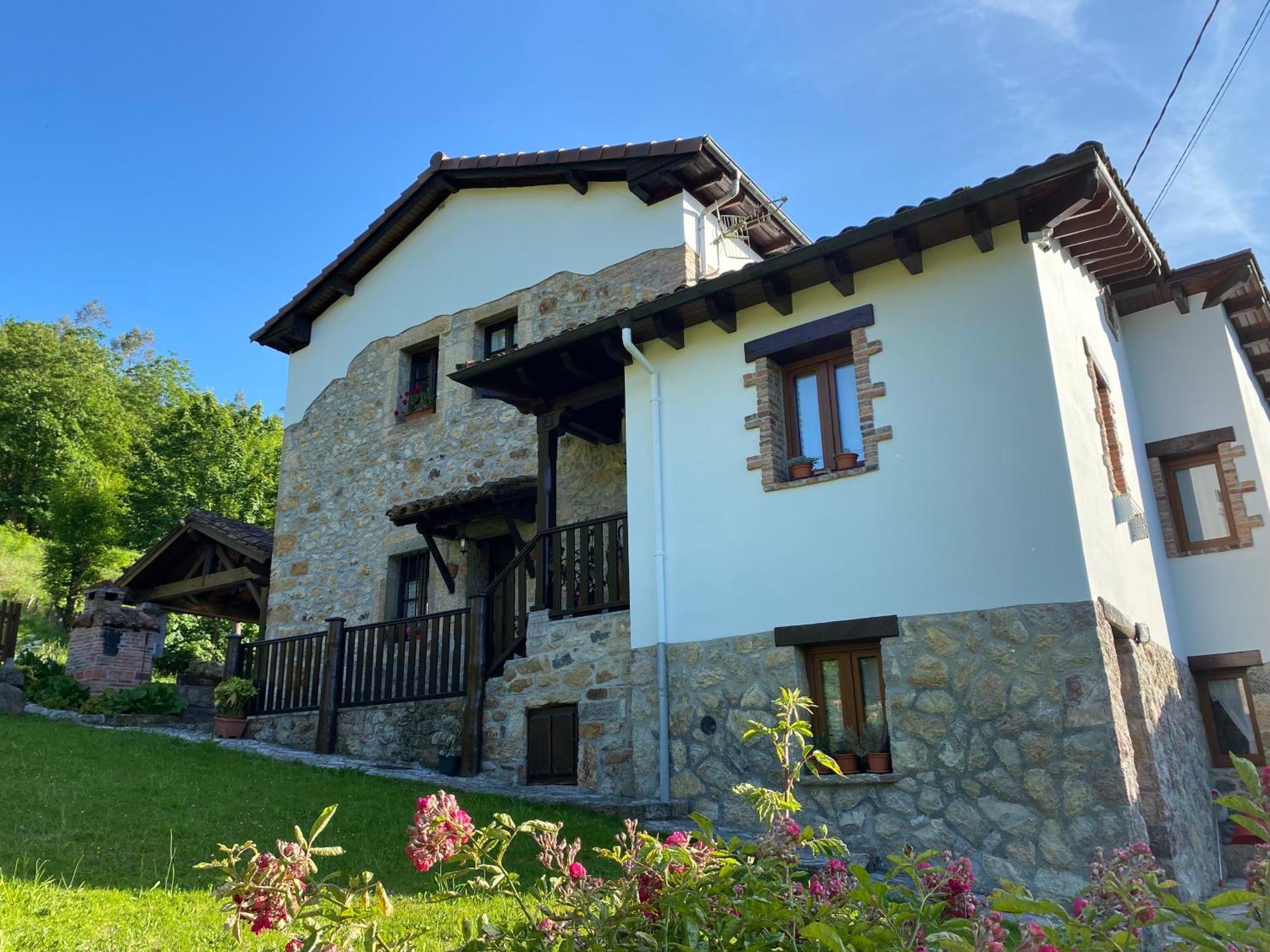 Onís Apartamentos Rurales La Caviana מראה חיצוני תמונה